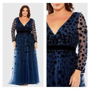 Mac Duggal 67502 NWT Floral Applique Long Sleeve A Line Gown